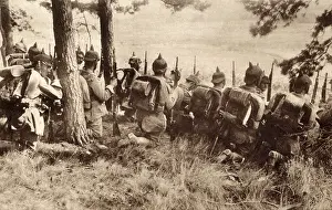 Lcgr0113: World War 1. German infantry at the edge of a