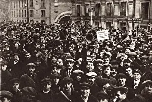 Lcgr0113: World War 1. Paris on the day Germany declares