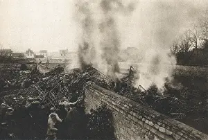 Frenchwomen: World War I. Fall of a zeppelin