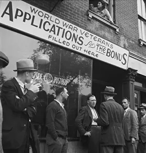 Veto: World War I Veterans stand in front of a ?