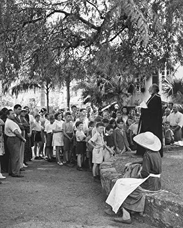 Evacuating: World War II evacuees