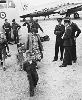 Evacuating: World War II evacuees