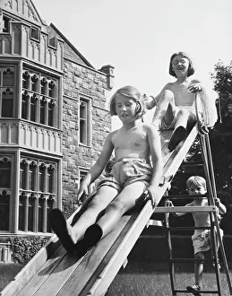 Evacuating: World War II evacuees