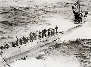 Conflice: World War II - US navy submarine, crew on deck