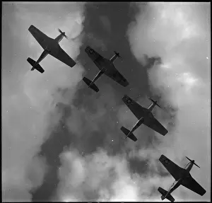 Ramitelli: World War II: Four P-51 Mustangs flying ?