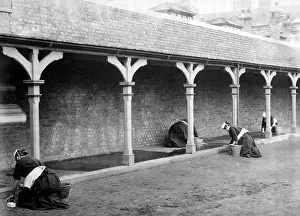 Scrubbing: Wormwood Scrubs 1895