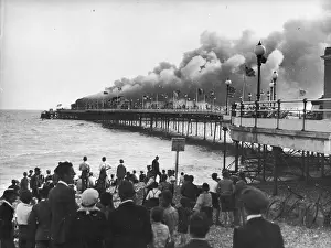 WORTHING PIER FIRE 1933