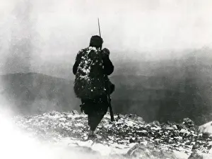 Struggling: Wounded Montenegrin soldier, eastern front, WW1
