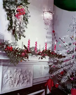 Woof: WREATH, DECKING, TREE
