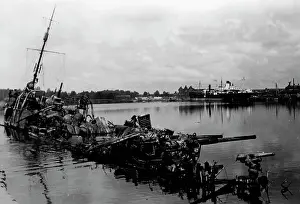 Libau: Wreck of the Soviet destroyer Lenin, 1941