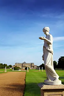 Wrest: Wrest Park with statue of Hebe