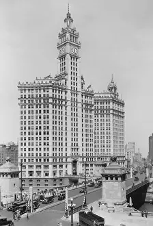 Wrigley: Wrigley Building in Chicago, 1931