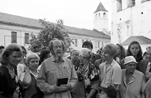 Transfiguration: Writer Aleksandr Solzhenitsyn returns to Russia, 1994