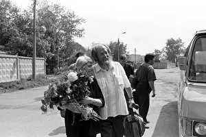 Aleksandr: Writer Aleksandr Solzhenitsyn returns to Russia, 1994