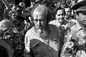Aleksandr: Writer Aleksandr Solzhenitsyn returns to Russia, 1994
