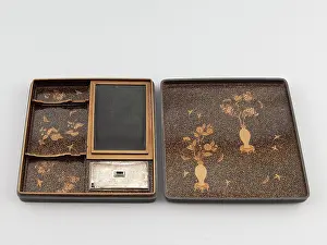 Lacquer: Writing case representing a ship