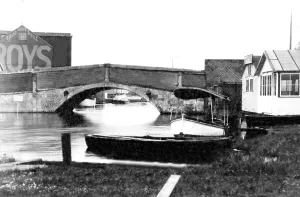 C1940: Wroxham, the Bridge c1940