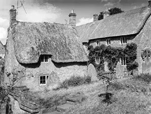 Wroxton: WROXTON THATCHES