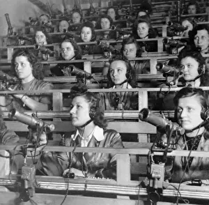 Tehnology: WW II - women at the front 1944