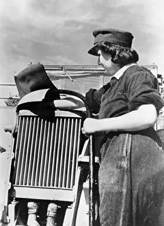 Tehnology: WW II - women at the front 1944