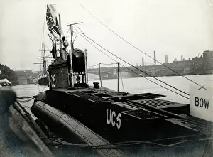Minelayer: WW1 - Captured UC5 U-Boat in the River Thames
