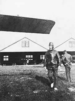 Avaitor: WW1 - Pilot at an Airfield (unidentified)