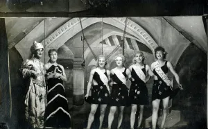 Pary: WW2 - British POWs held at Stalag Luft XXID in a show