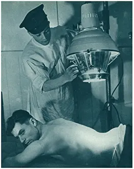 Crewmember: WW2 Depot Ship Sun-Ray Lamp