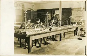 Bunker: WW2 German Operations Room - Models of British Soldiers