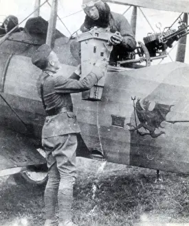 Bi Plane: WWI, Aerial Reconnaissance Camera, 1918