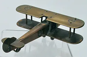 Roundels: WWI biplane with machine-made roundels on wings