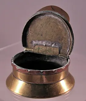 Snuffbox: WWI brass snuffbox modelled as British Army service cap