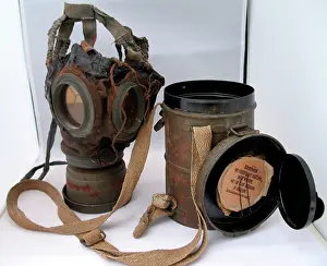 Wipe: WWI German gas mask 1918