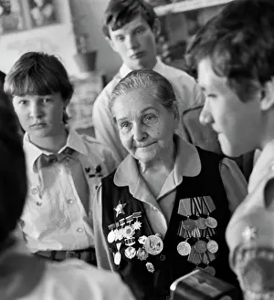 Homeland: WWII veteran Ryabova and students