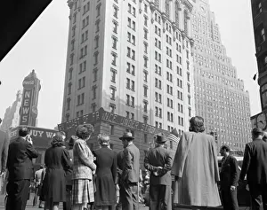 Hollem: Wwii - World War Ii - Times Square