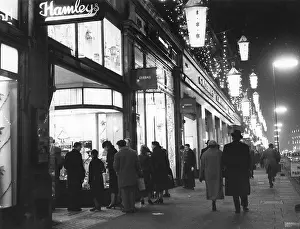 Hamley: XMAS TOY SHOPPING