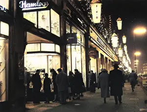 Hamley: XMAS TOY SHOPPING