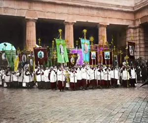 Acolytes: XXIII. International Eucharistic Congress. Heldentor/Hel