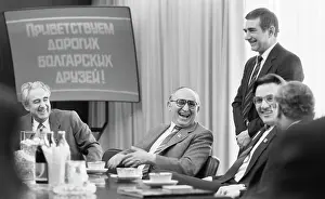 Bulgarian: XXVII CPSU Convention