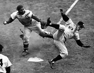Dodgers: Yankee Billy Martin runs into Dodger's catcher ?