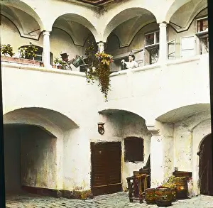 Donau: Yard of the old post office in Krems an der Donau