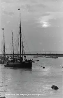 Nautical: Yarmouth Harbour