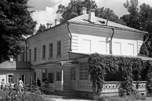 Distinguished: Yasnaya Polyana, 1976