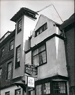 Widowhood: Ye Olde King's Head Restaurant, Windsor