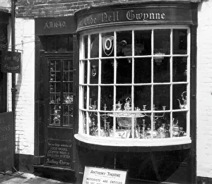 Berkshire: YE OLDE NELL GWYNNE