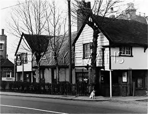 Weatherboard: YE OLDE SPOTTED DOG INN