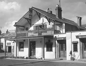 Rossinis: YE OLDE SWISS COTTAGE