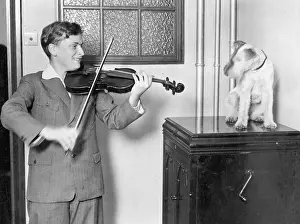 Menuhin: Yehudi Menuhin, 1931