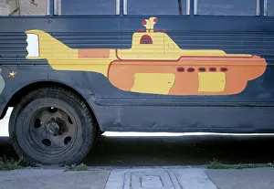 Beatles: Yellow Submarine School Bus