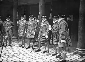 Bodyguard: Yeomen of the Guards in front of St. James's